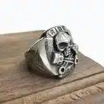 Bague biker tête de mort
