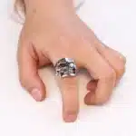 Bague tête de mort œil cristal