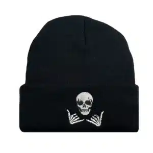 Bonnet brodé tête de mort noir