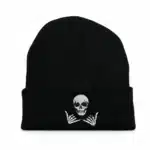 Bonnet brodé tête de mort noir