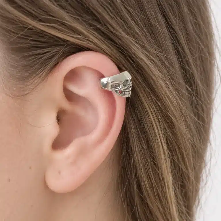 Boucle d'oreille tête de mort sans trou