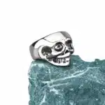 Boucle d'oreille tête de mort sans trou