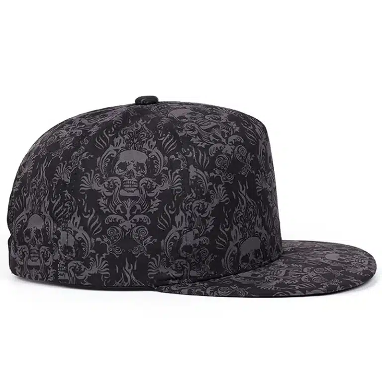 Casquette motif gris tête de mort