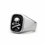 Chevalière pirate tête de mort