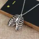 Collier cage thoracique squelette