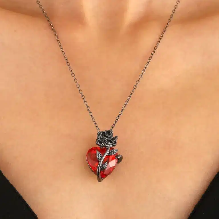 Collier cœur rouge gothique femme