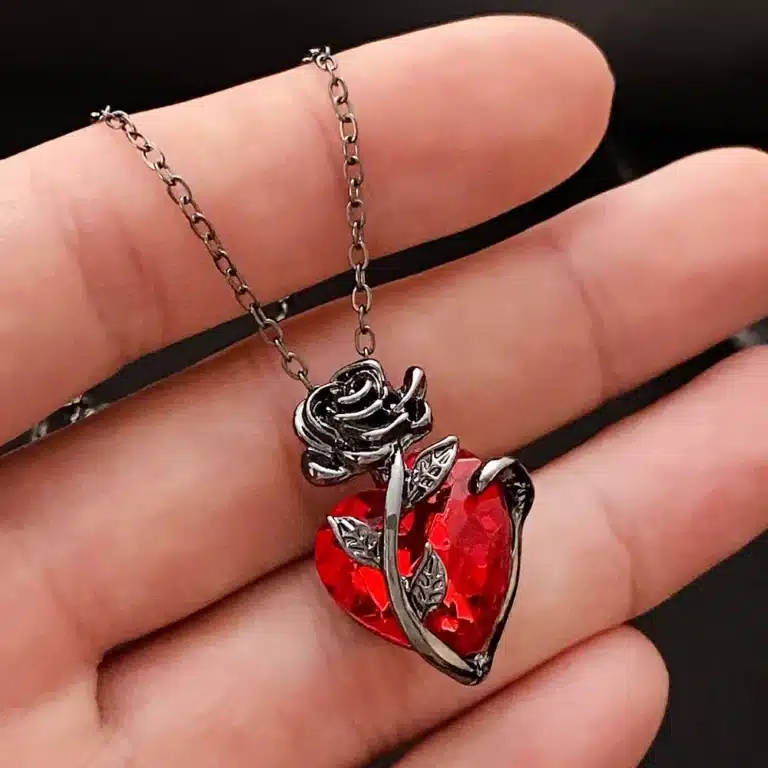 Collier cœur rouge gothique femme