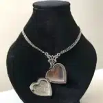 Collier médaillon chauve-souris