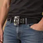 Ceinture noir cloutée tête de mort