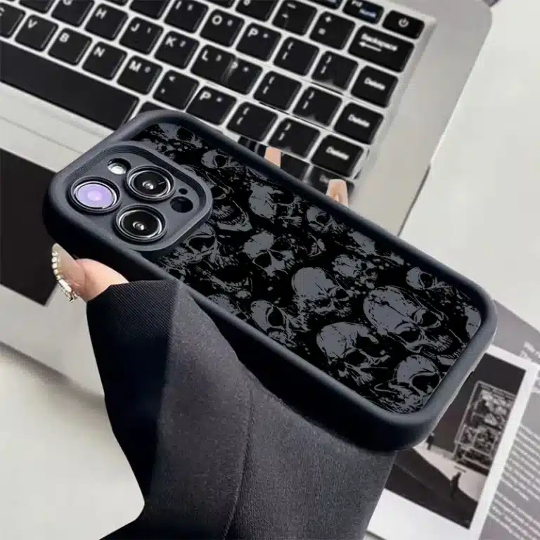 Coque Iphone motif tête de mort