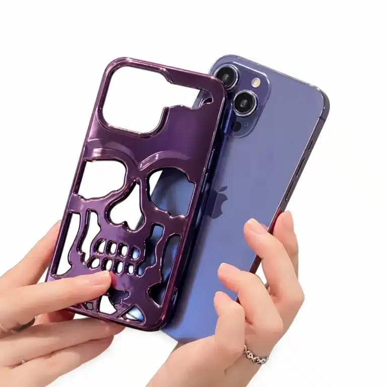 Coque Iphone relief tête de mort