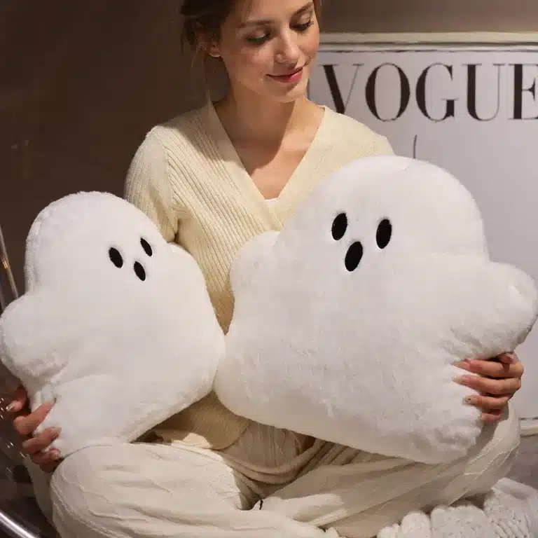 Coussin fantôme peluche