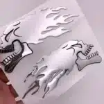 Sticker casque tête de mort flammes
