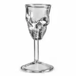 Verre à pied tête de mort