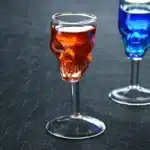 Verre à pied tête de mort